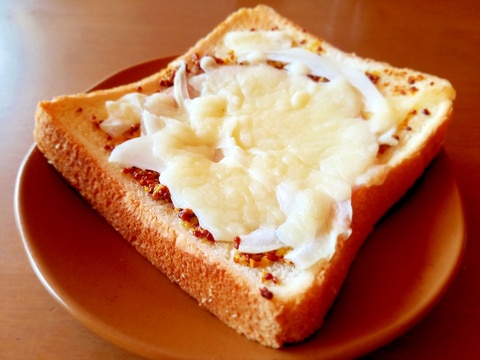 ハムと玉ねぎ(兵庫県産)のチーズトースト